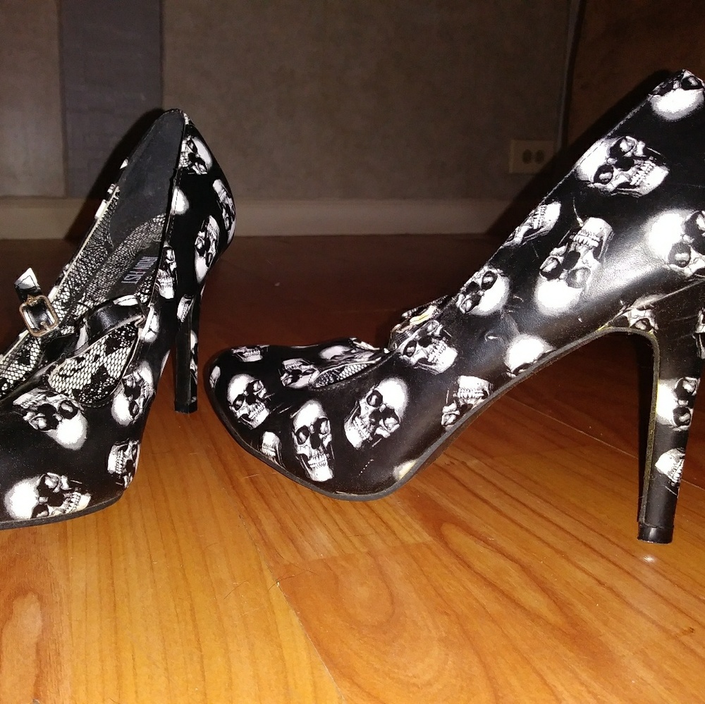 Iron Fist sz 9 skull heels